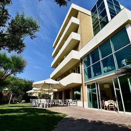 Hotel Astor B&B Lido di Classe Bagian luar foto