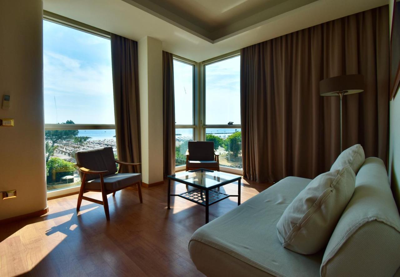 Hotel Astor B&B Lido di Classe Bagian luar foto