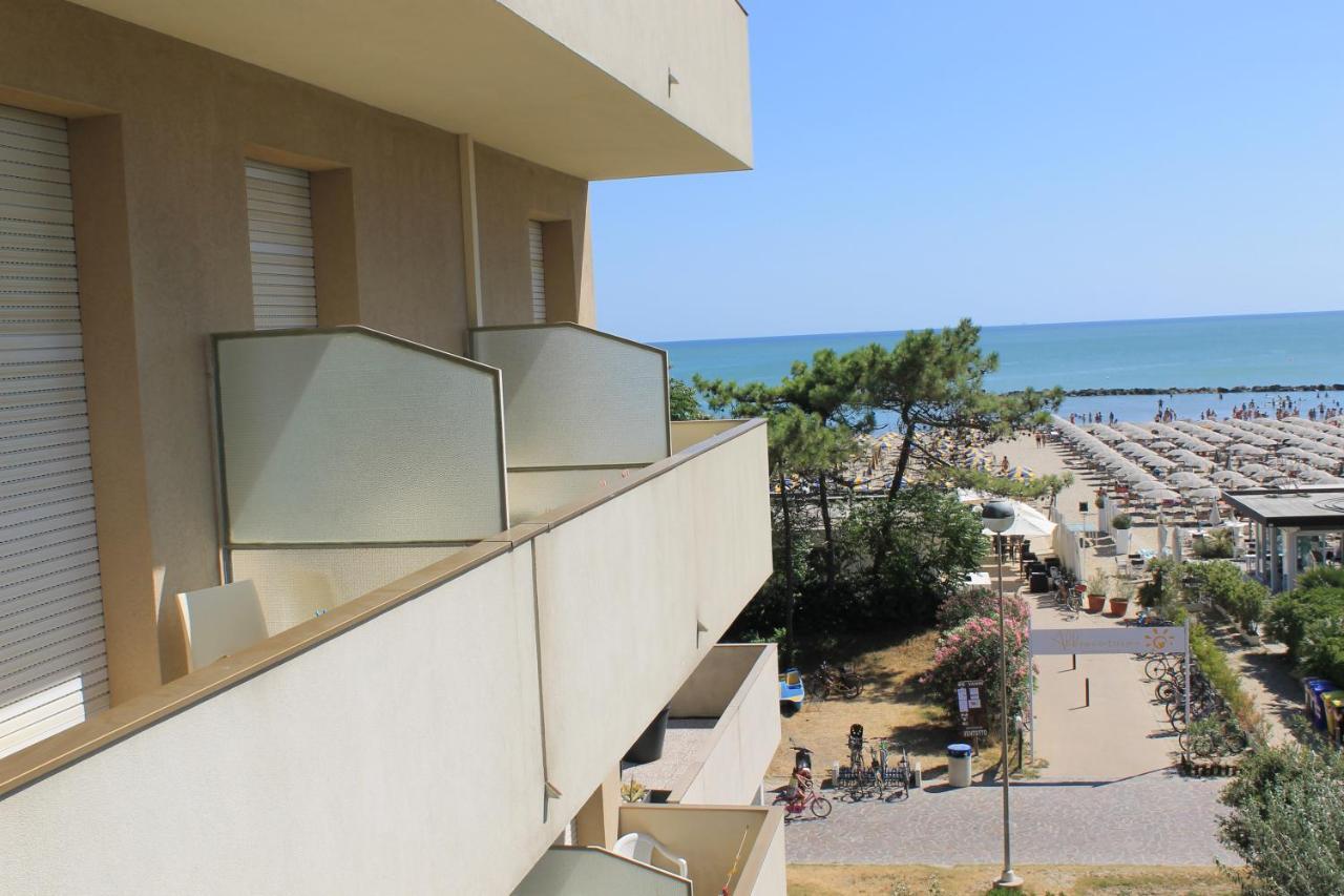 Hotel Astor B&B Lido di Classe Bagian luar foto