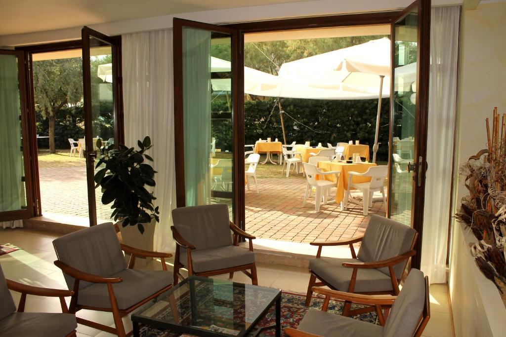 Hotel Astor B&B Lido di Classe Bagian luar foto