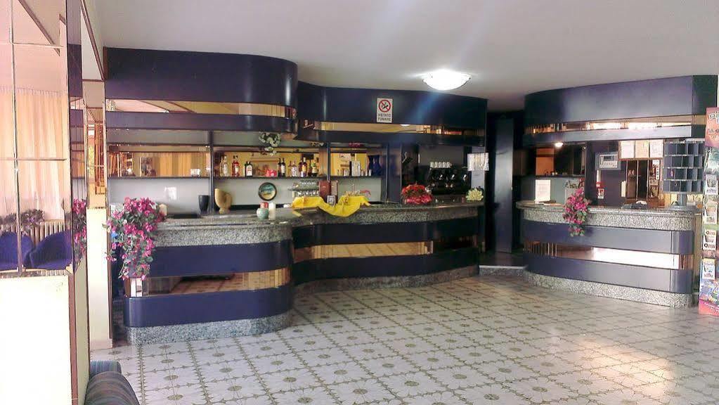 Hotel Astor B&B Lido di Classe Bagian luar foto