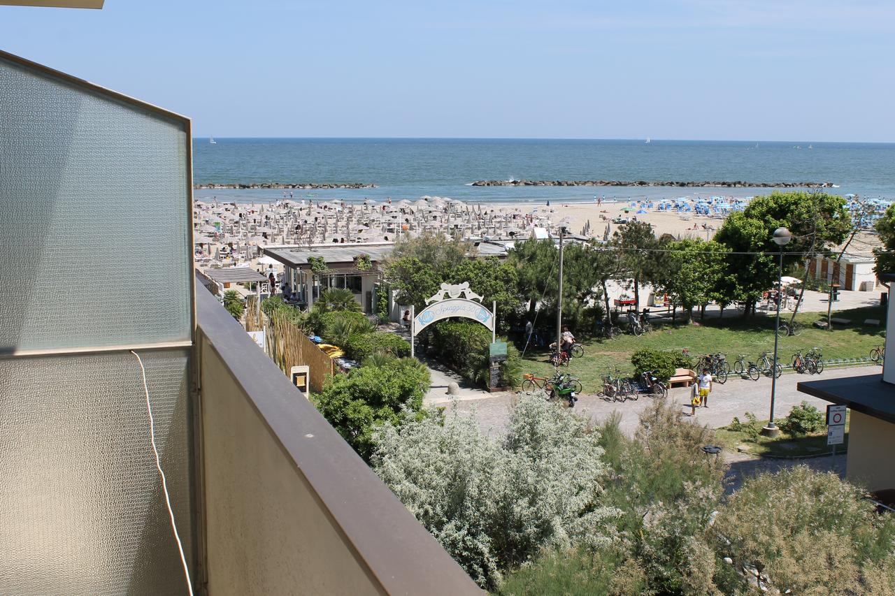 Hotel Astor B&B Lido di Classe Bagian luar foto