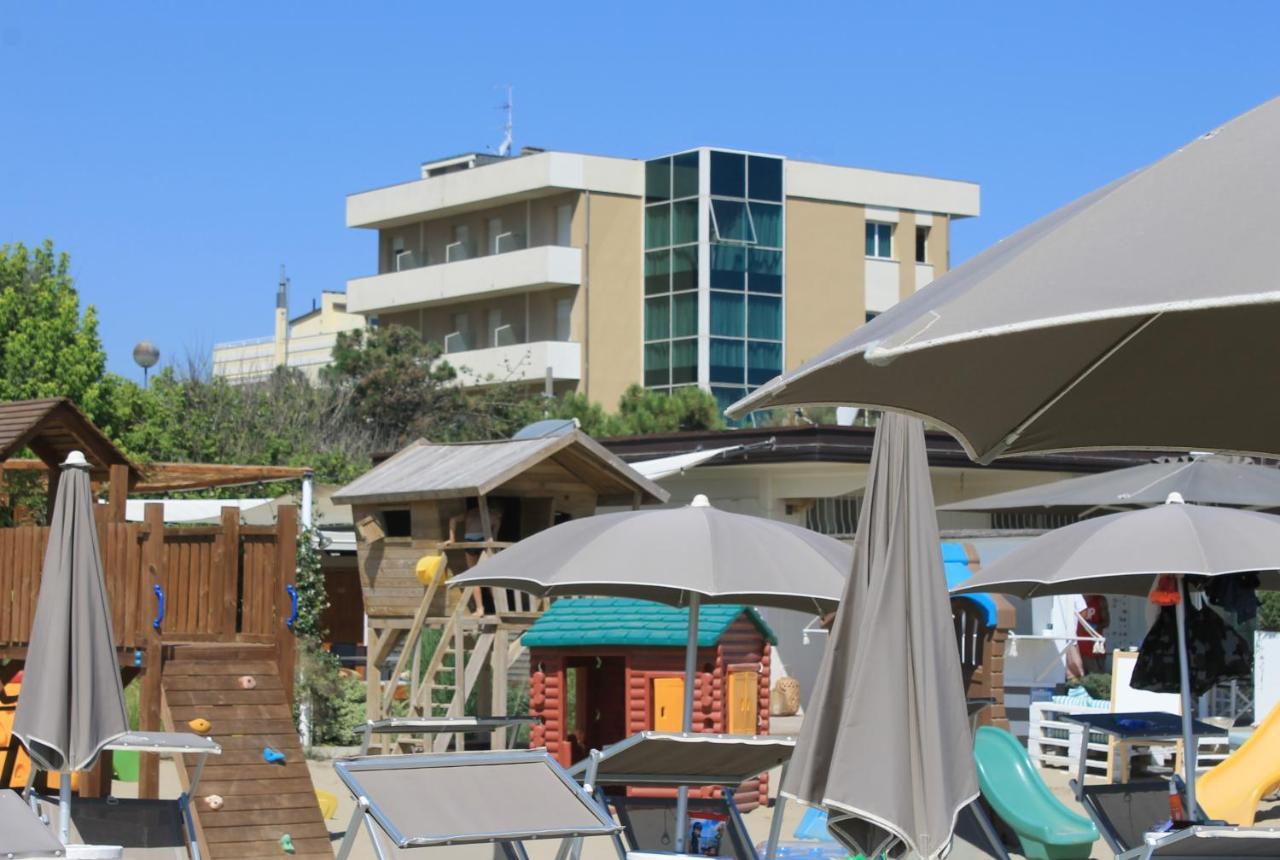 Hotel Astor B&B Lido di Classe Bagian luar foto