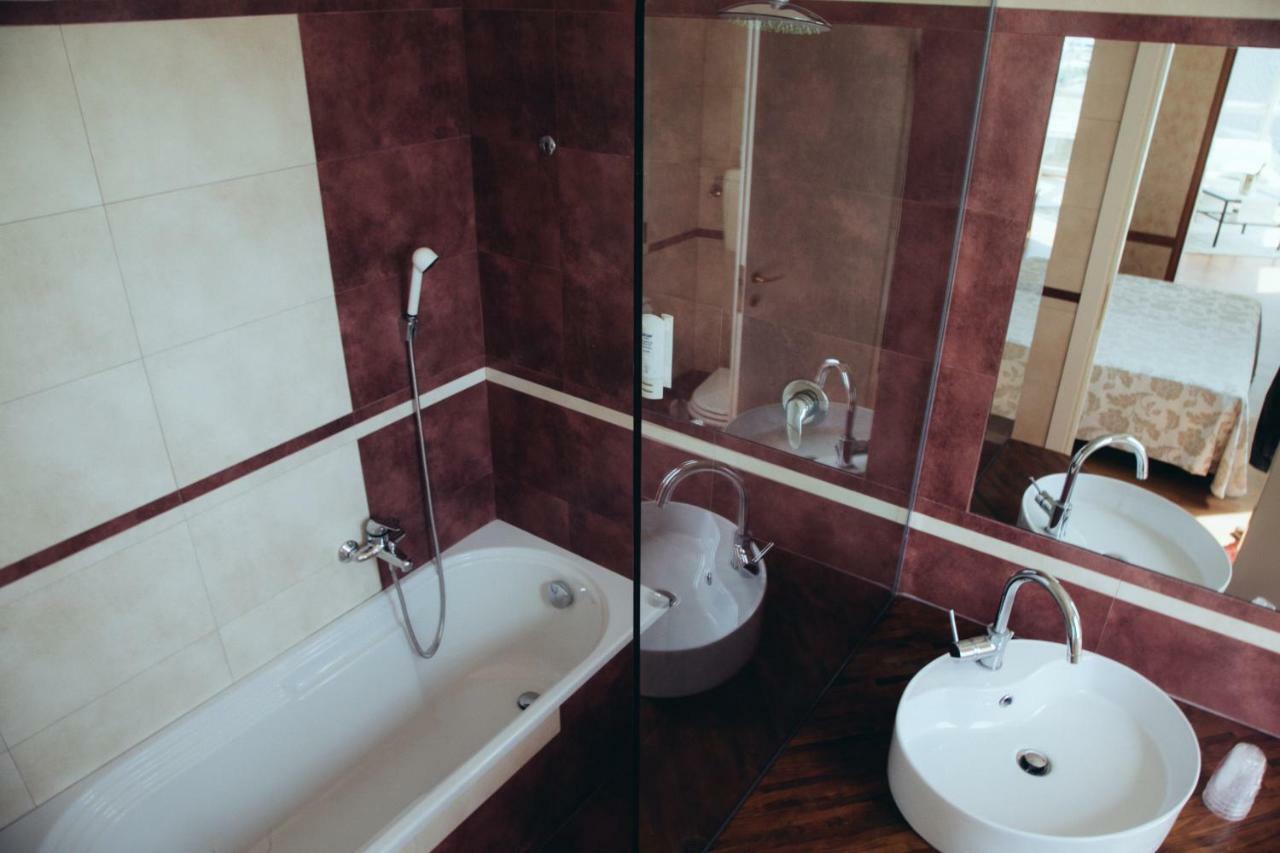 Hotel Astor B&B Lido di Classe Bagian luar foto